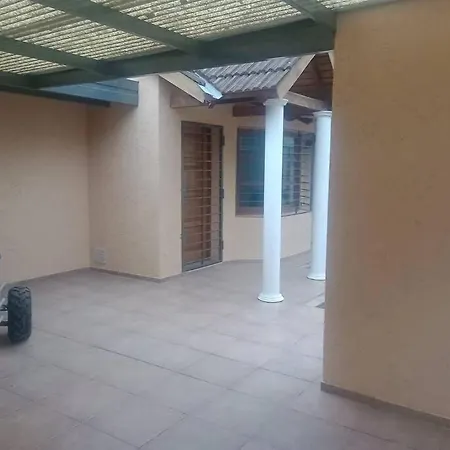Casa 3 Habitaciones, 2 Banos Pileta A Compartir Con El Anfitrion - Cordoba Exterior photo