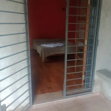 Casa 3 Habitaciones, 2 Banos Pileta A Compartir Con El Anfitrion - Cordoba Exterior photo